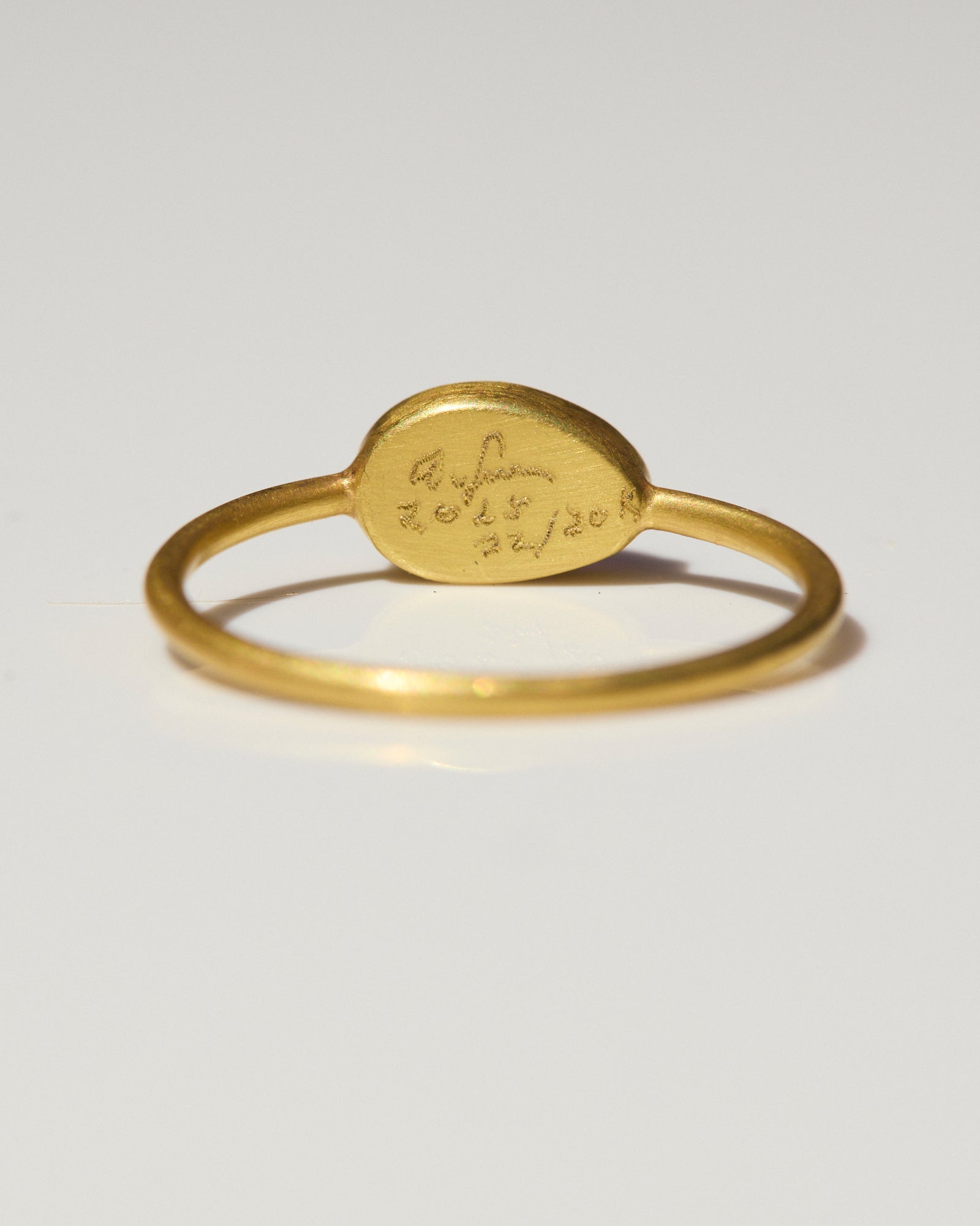 "Sapphire Neat III" Gold and Pink Sapphire Ring
