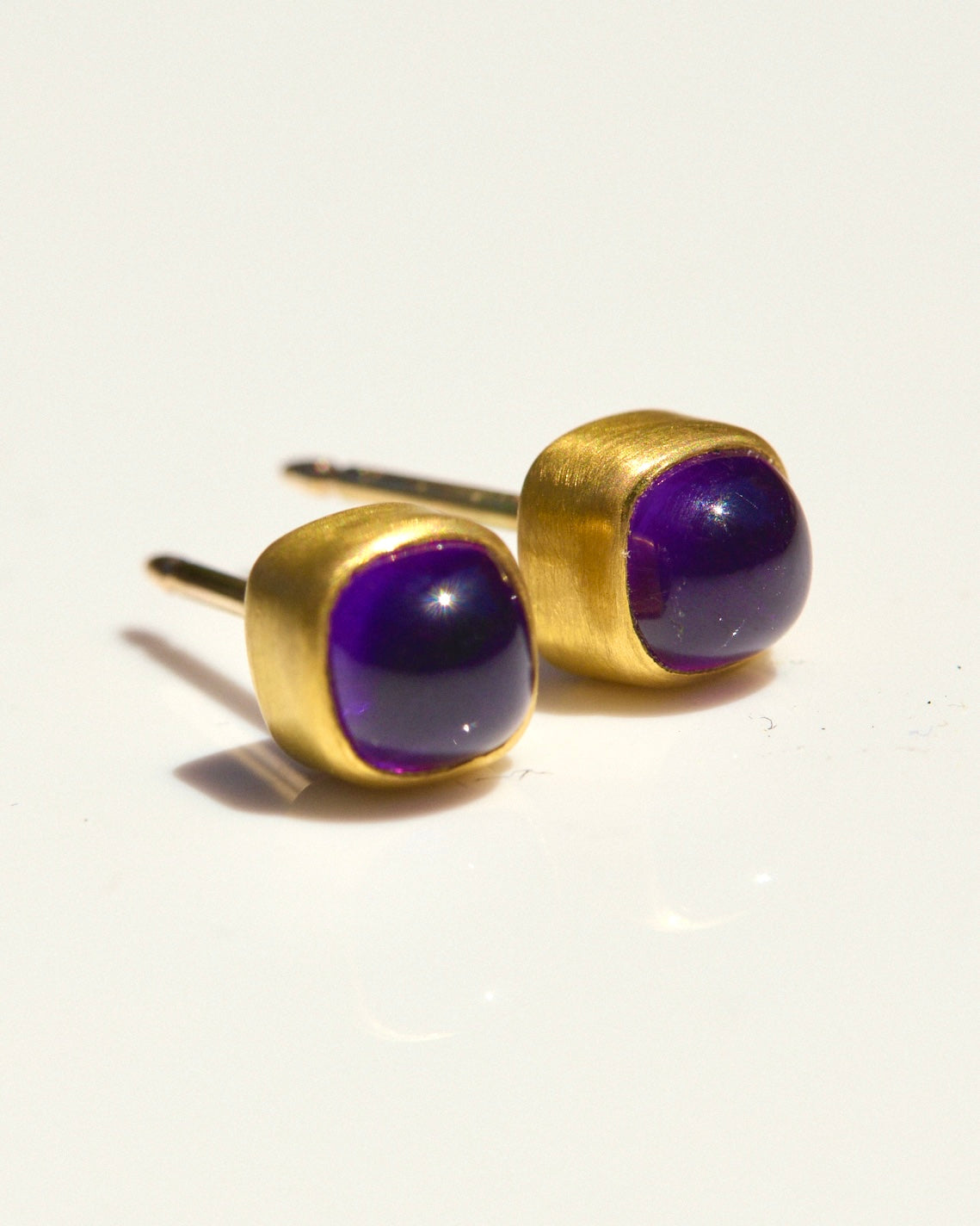"Lisbon IX" Gold and Amethyst Studs