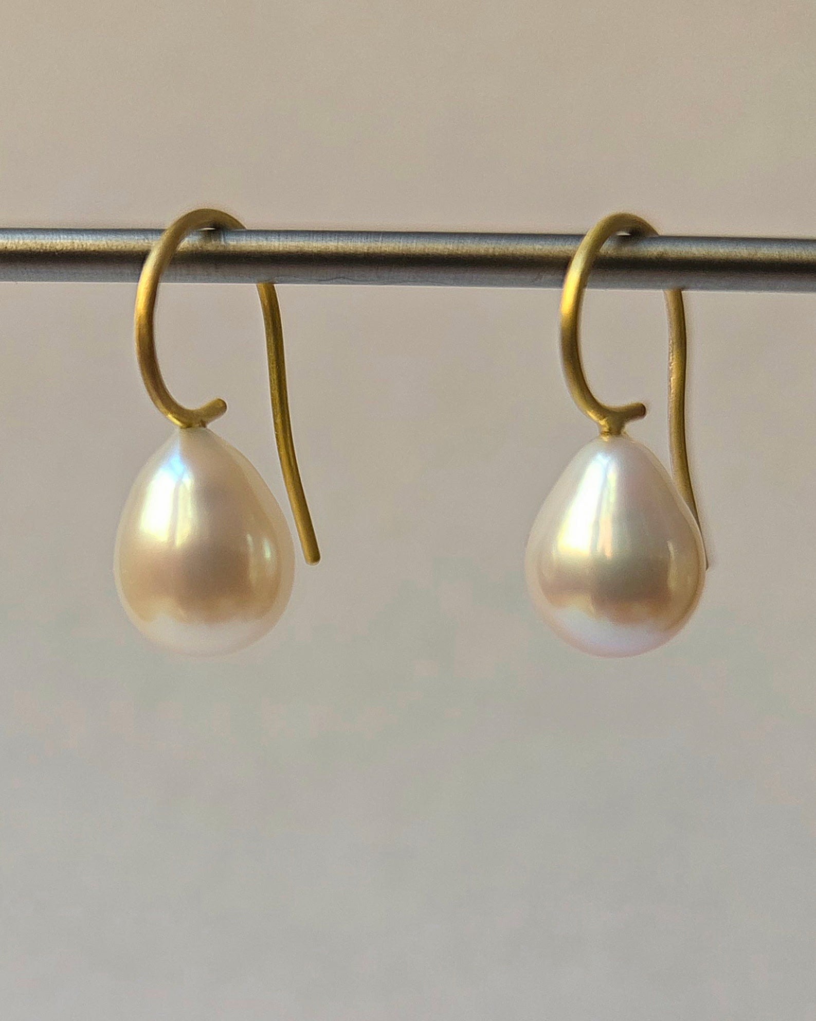 “Persephone’s Tears VIII” Gold and Pearl Earrings