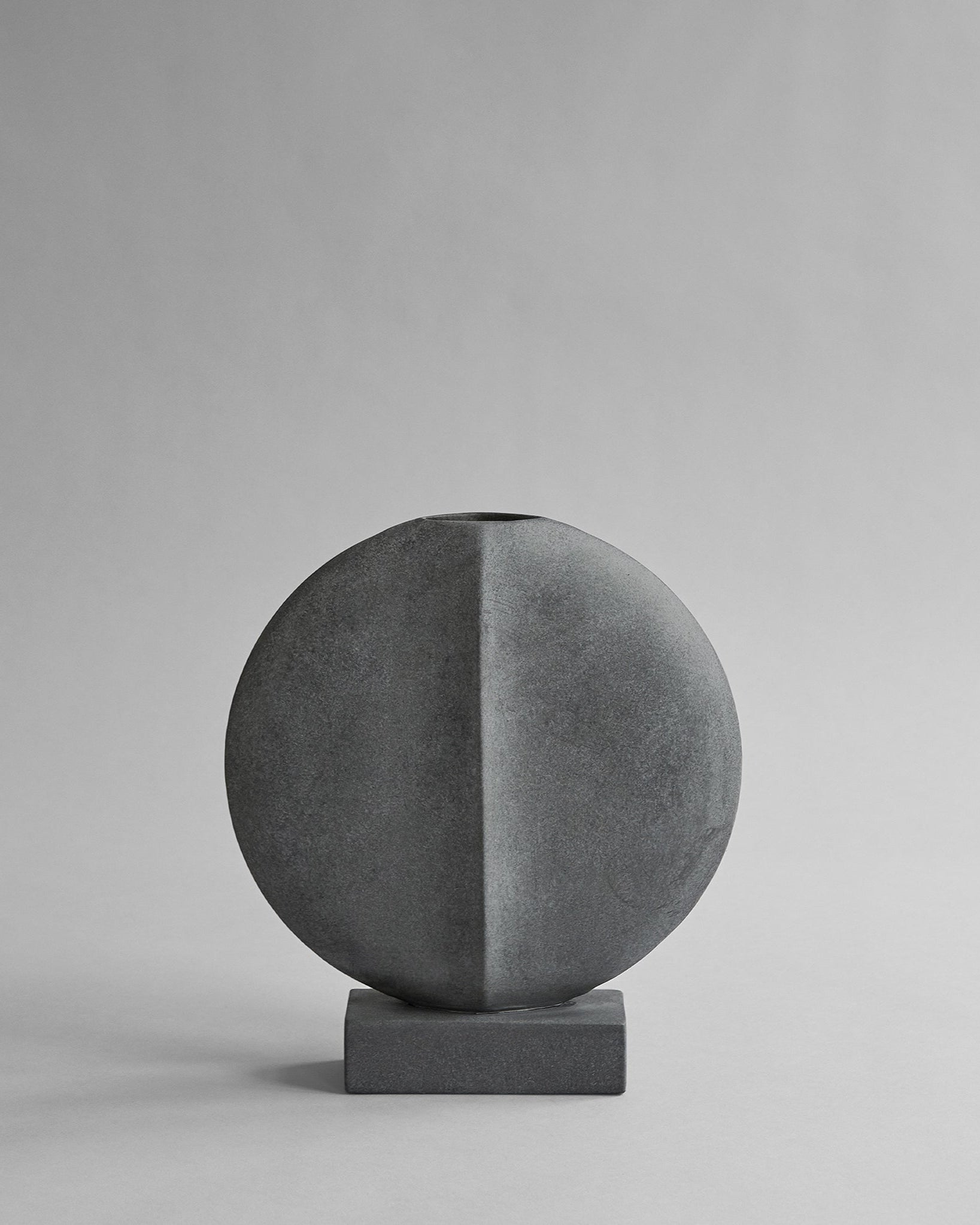 Guggenheim Mini Vase in Dark Grey