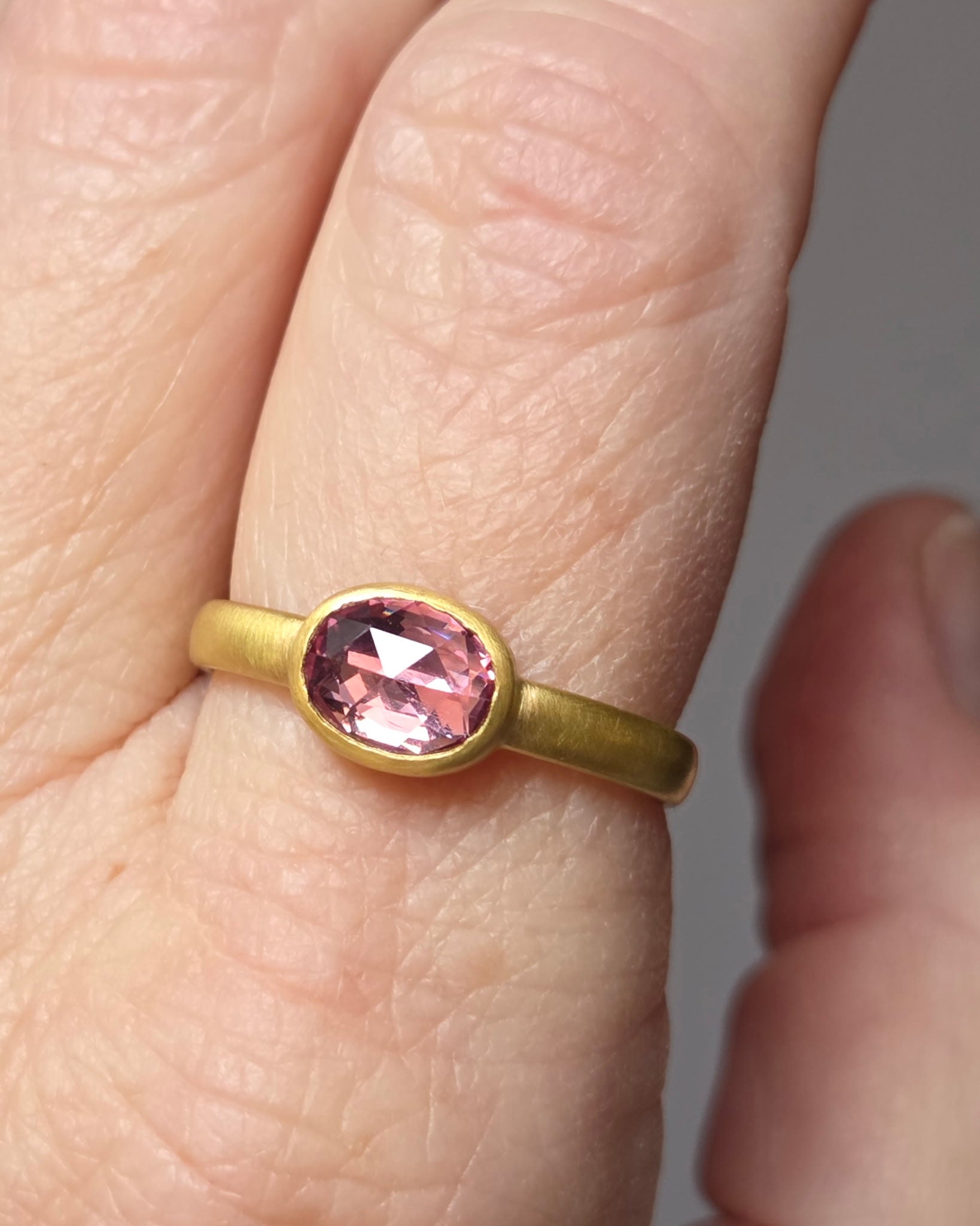 “Sapphire Neat VIII” Gold and Padparasdcha Sapphire Ring