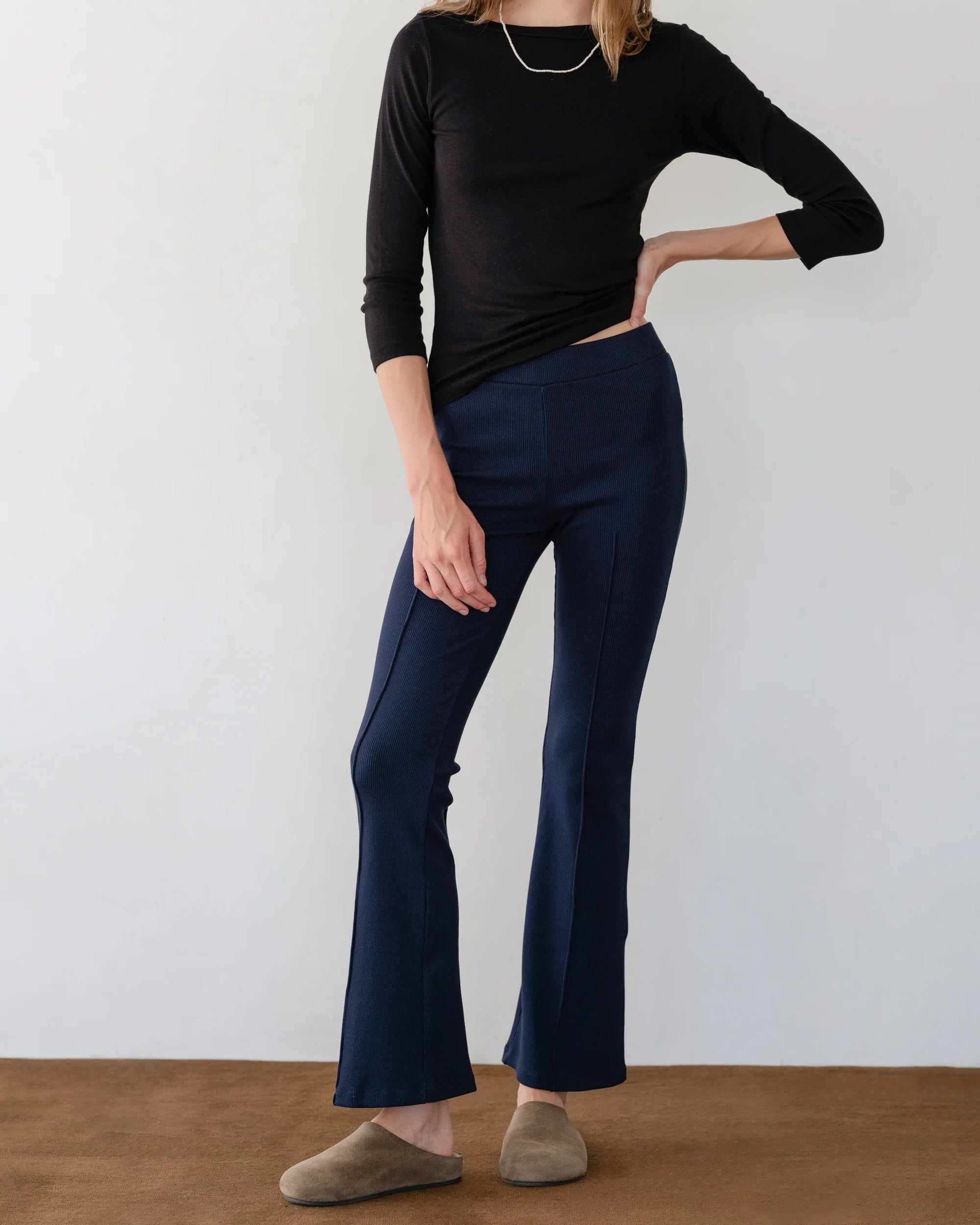 The Rib Kick Flare in Navy