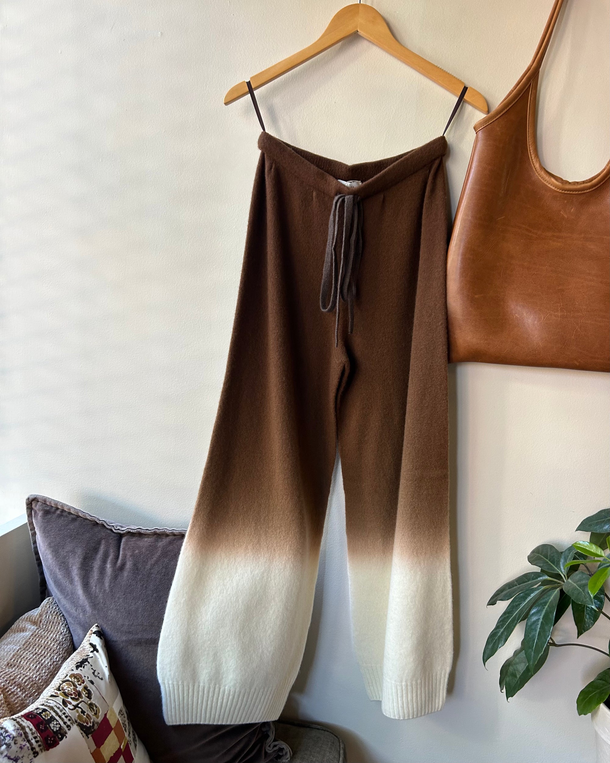 Knit 285-1 in Natural and Brown