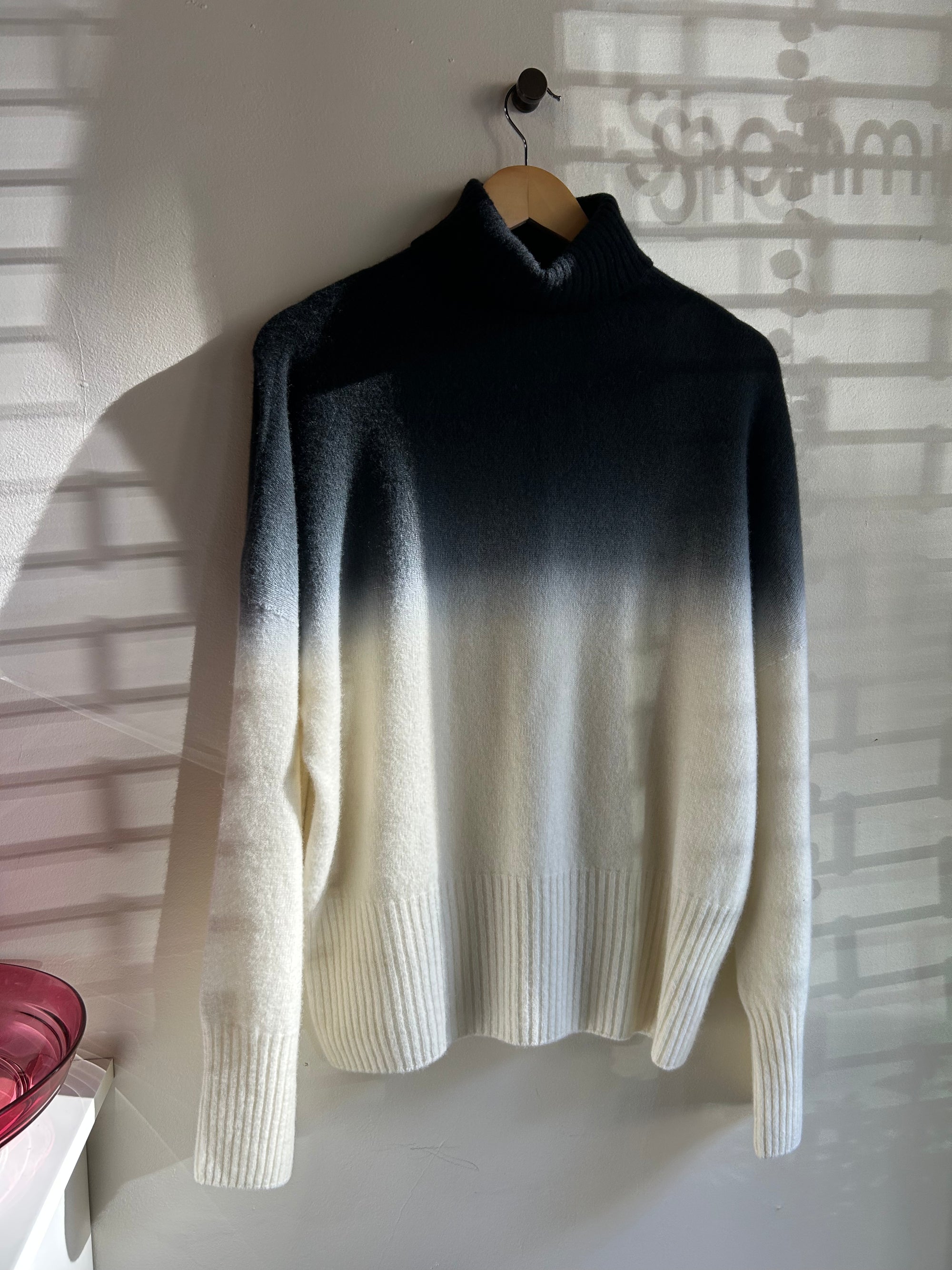 Knit 284-1 in Natural and Black