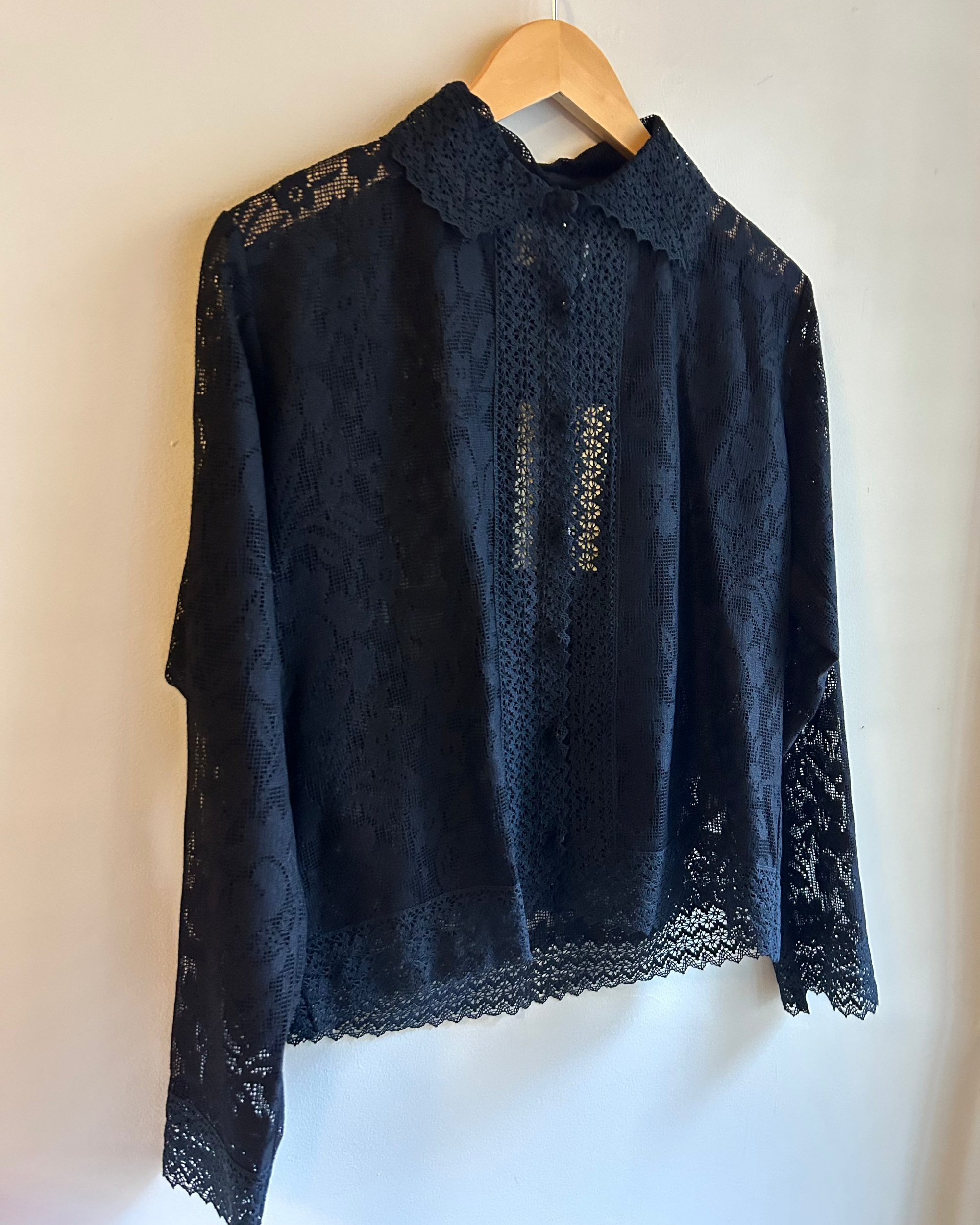 Lace Flora Top in Black