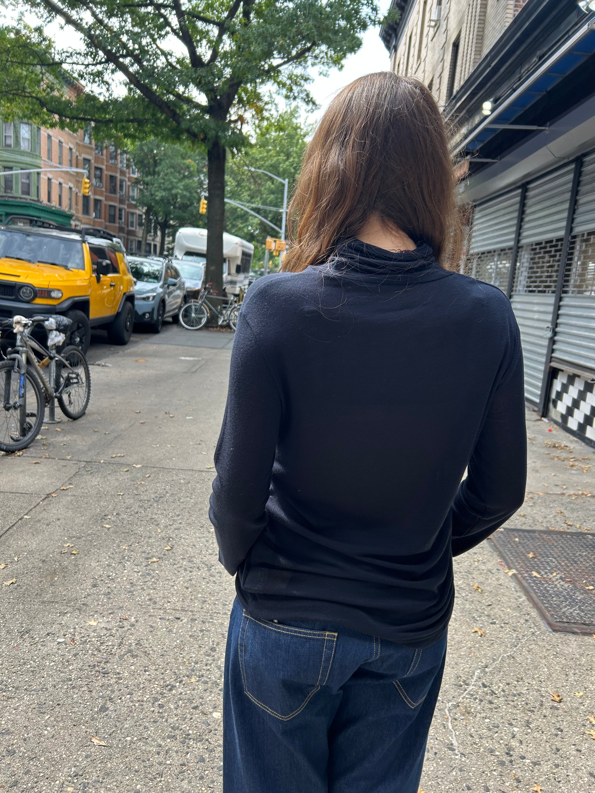 Cashmere Silk Jersey Turtleneck in Navy