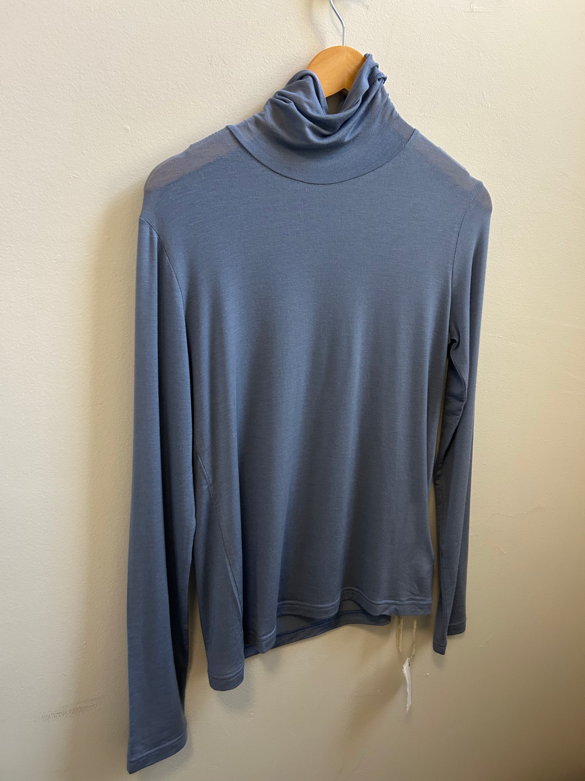 Cashmere Silk Jersey Turtleneck in Dusk