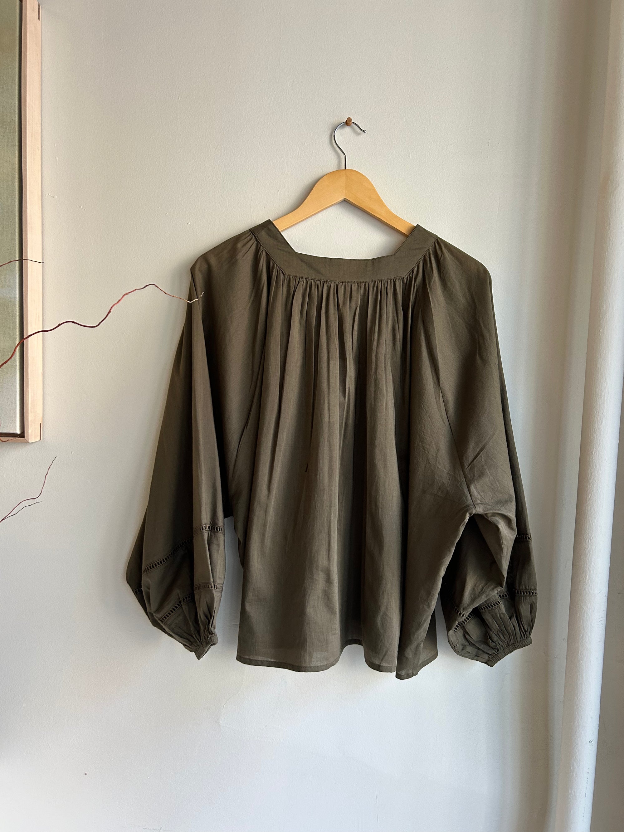 Tazao Top in Khaki