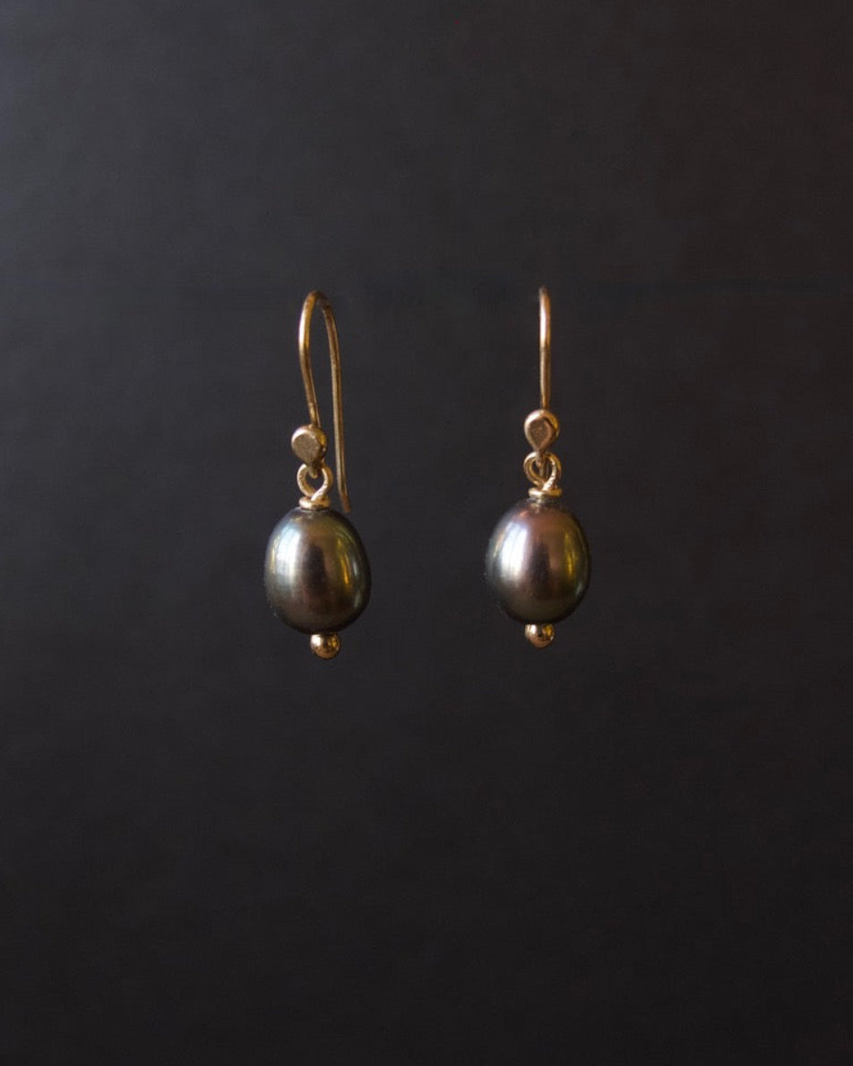 Black Pearl and Gold Drops