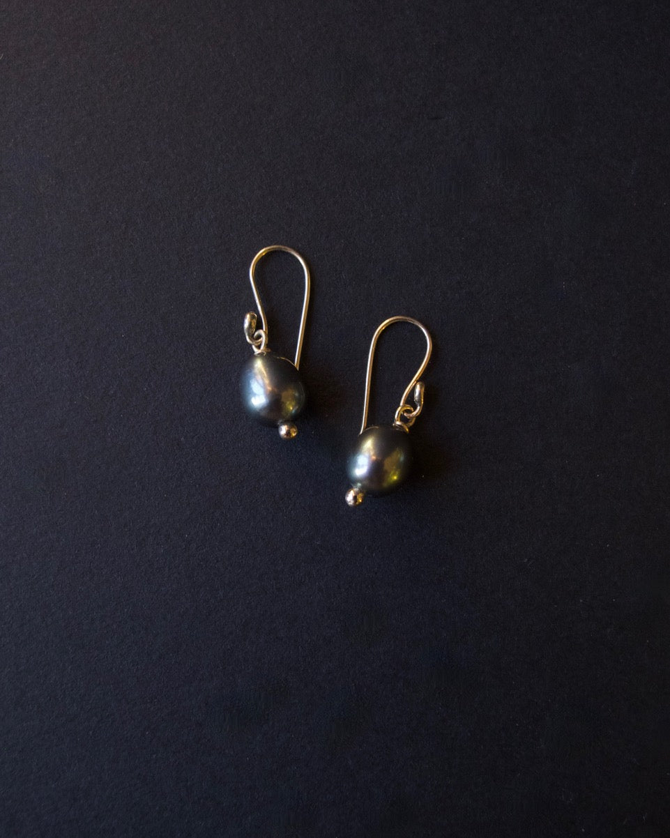 Black Pearl and Gold Drops