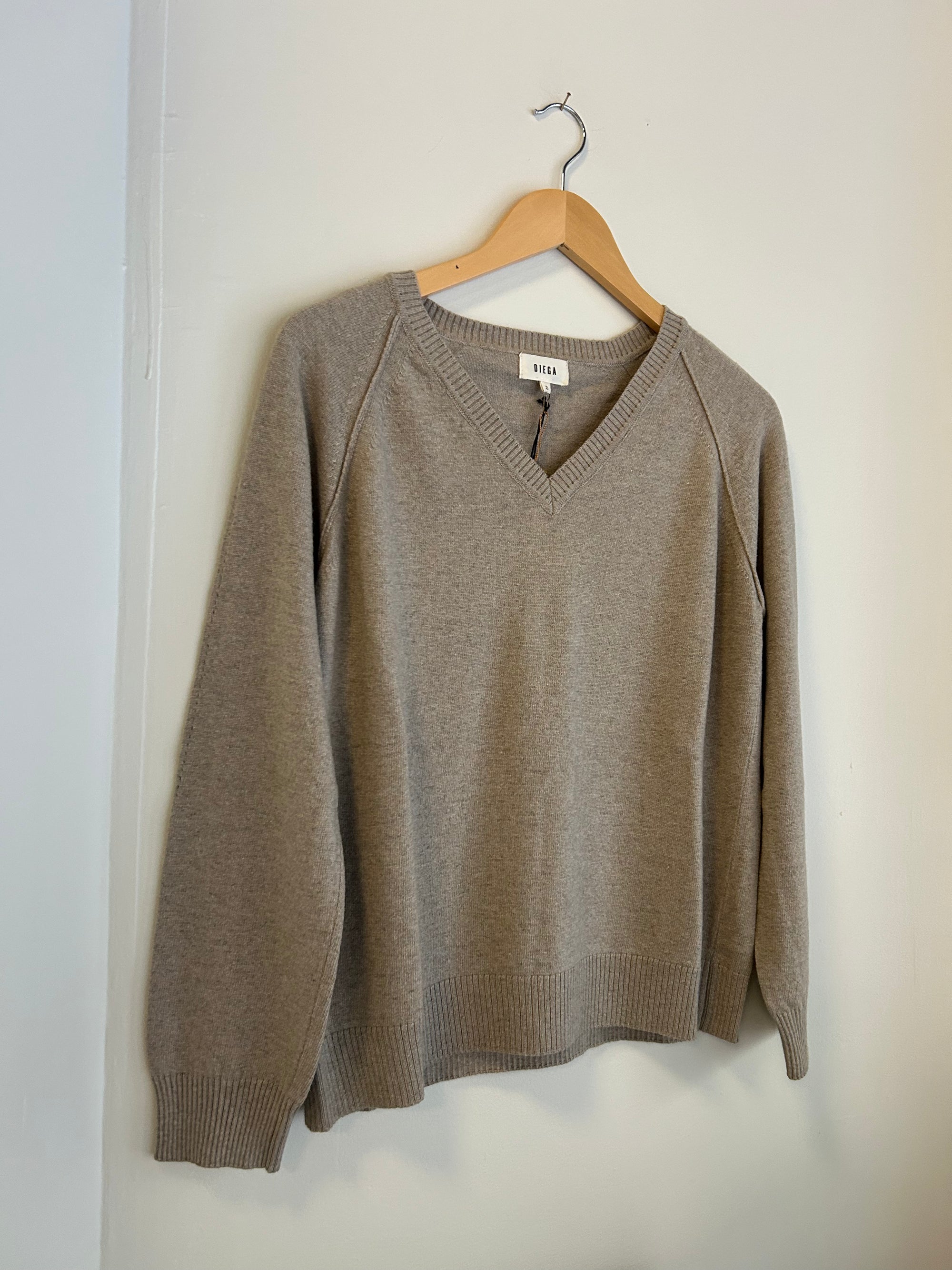 Pareko V-Neck Sweater in Taupe