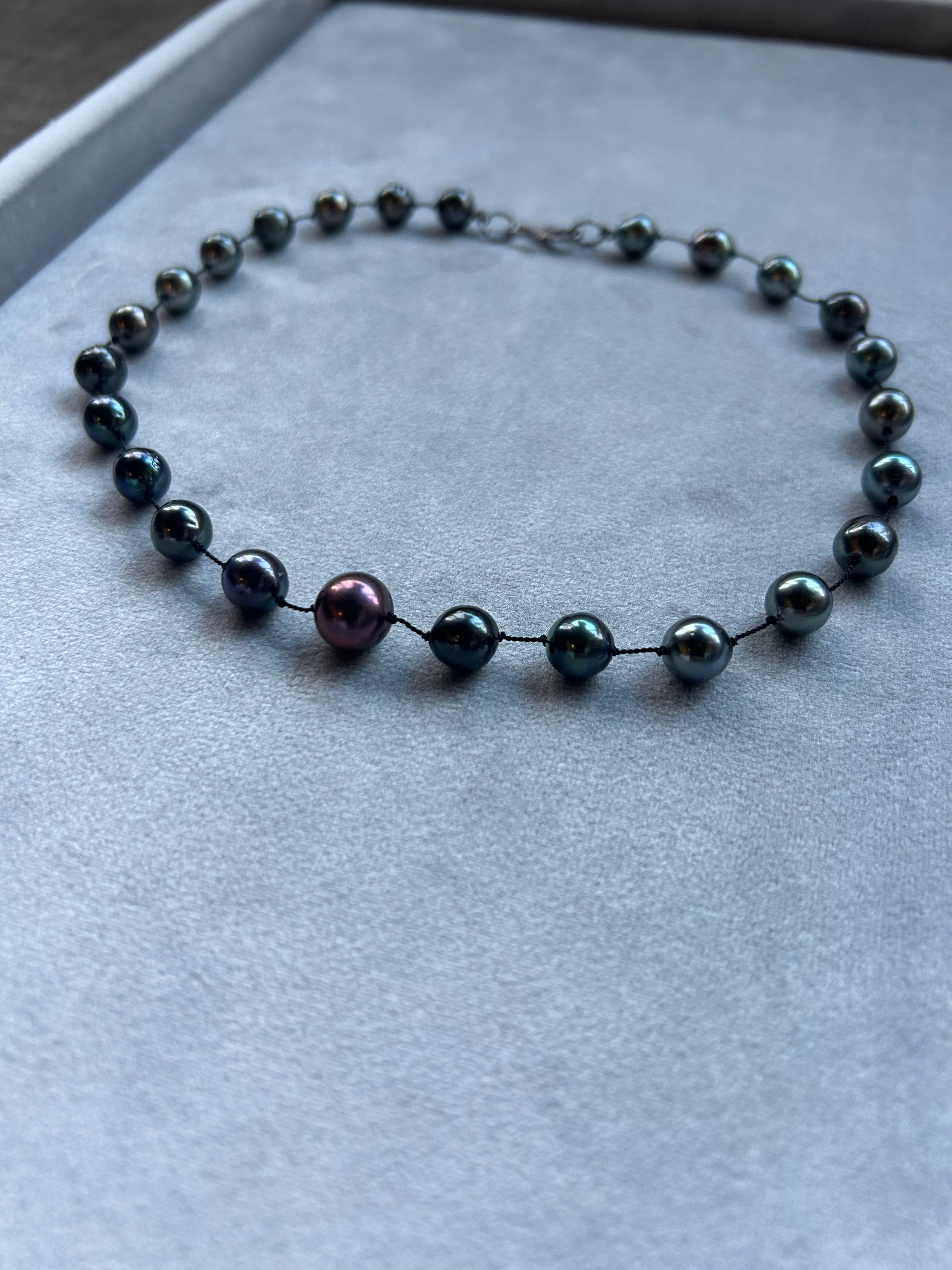 "Kurago-Tamago V" Silver, Tahitian and Akoya Pearl Necklace