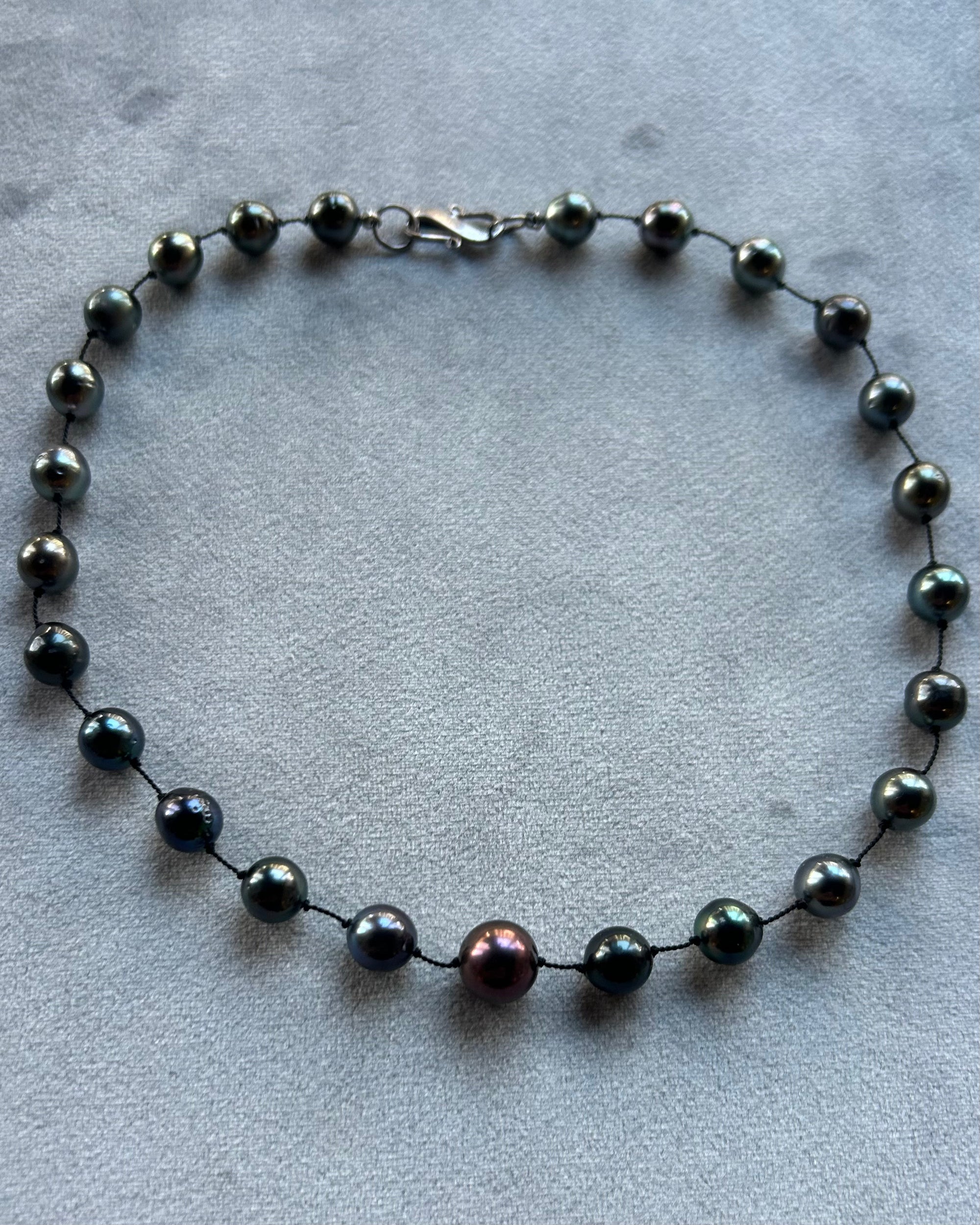 "Kurago-Tamago V" Silver, Tahitian and Akoya Pearl Necklace