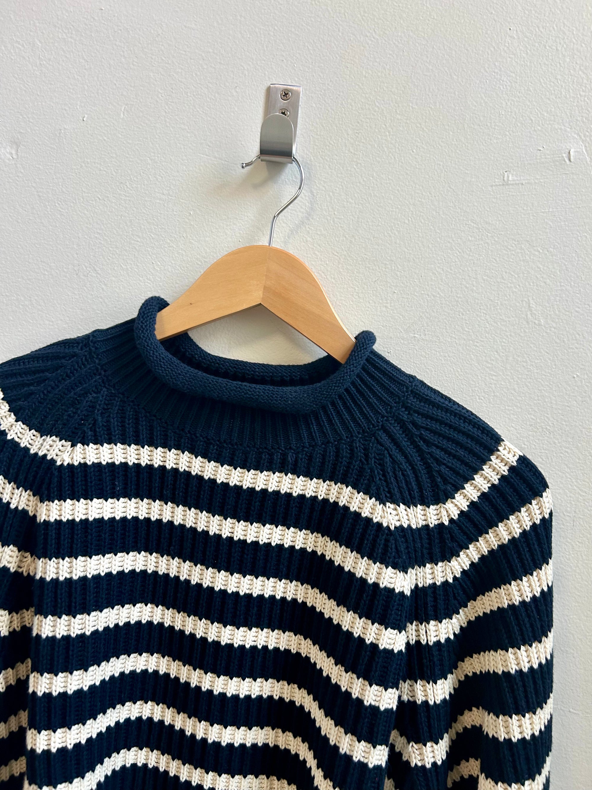 Type 152 Dorm Sweater in Navy/Ecru