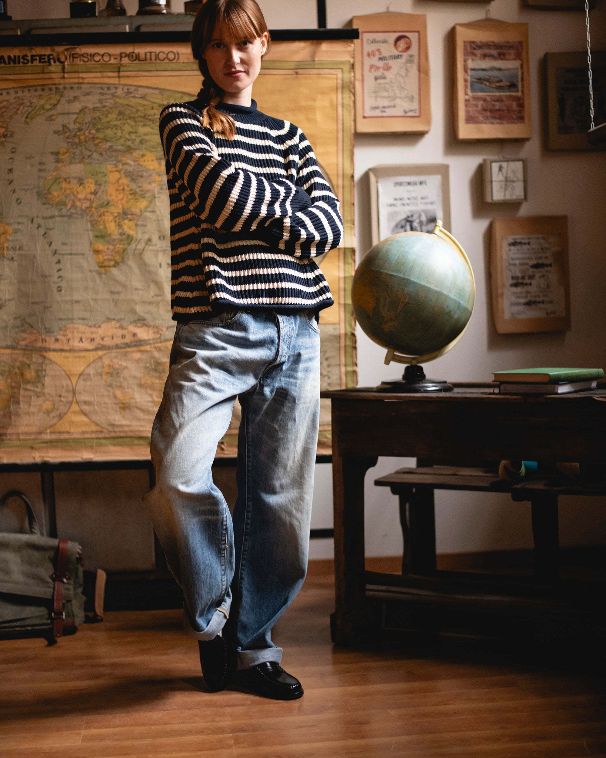 Type 152 Dorm Sweater in Navy/Ecru