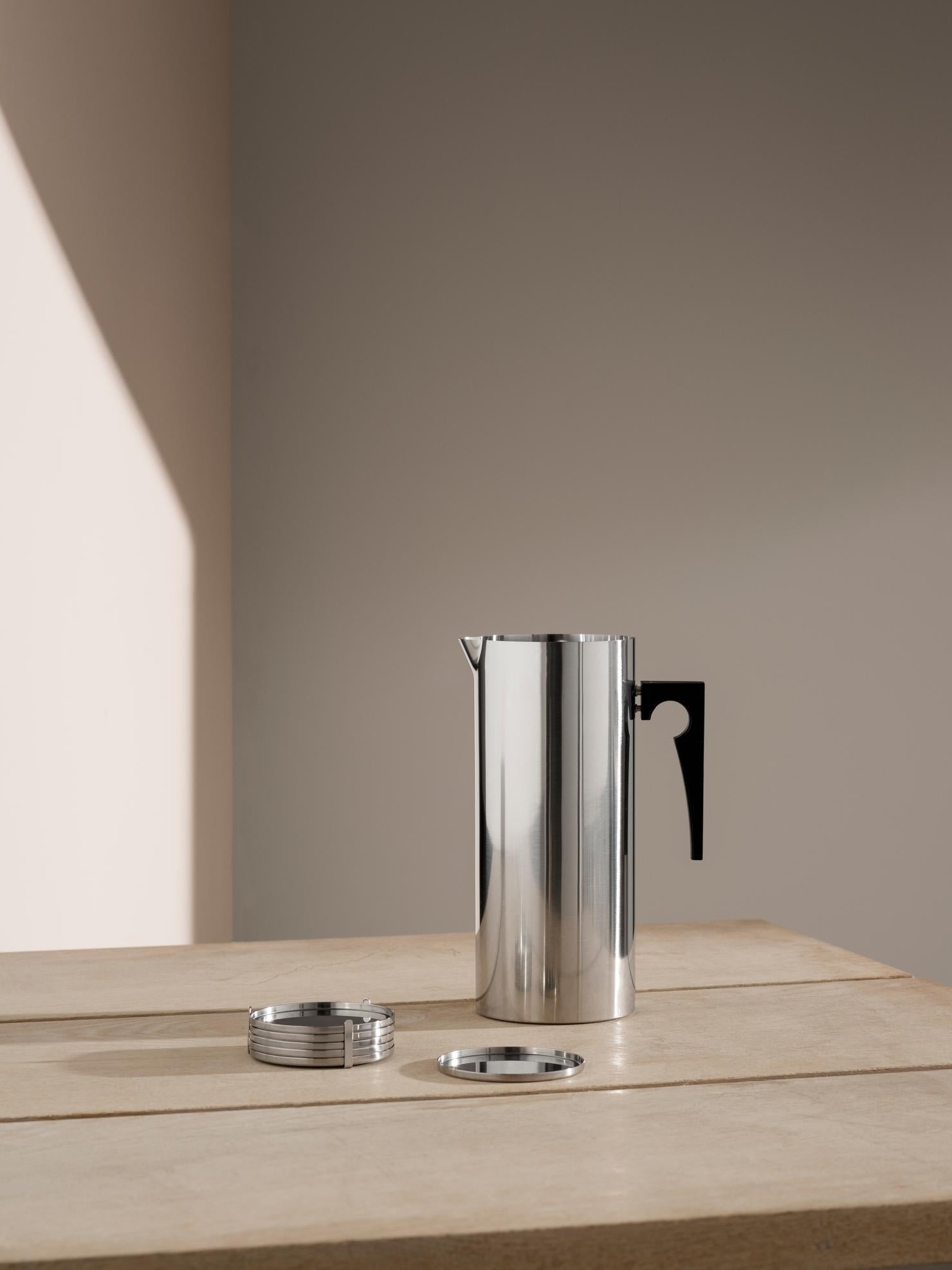 Arne Jacobson Jug with Icelip