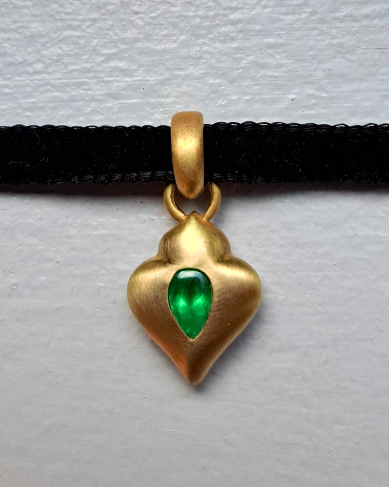 "Elysium Pillow" Gold and Colombian Emerald Pendant